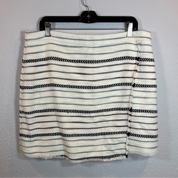 LOFT Dresses & Skirts - LOFT Womens Ivory Striped Tweed Frayed Wrap Mini Skirt Size 14 Chevron Pattern